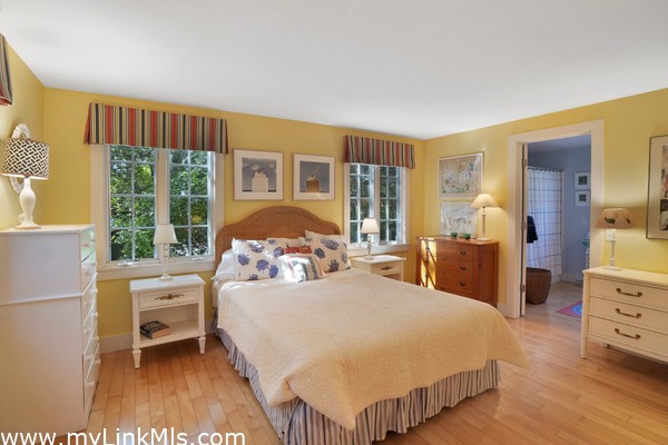 5th of 6 bedrooms (guest house 1st bedroom) en-suite