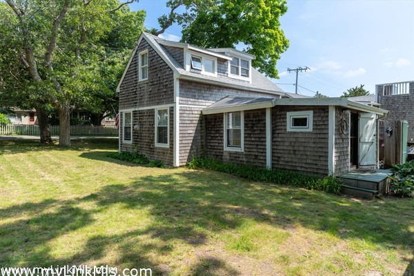 Summer cottage located .3 mile to Inkwell Beach