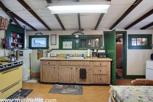 cottage kitchen