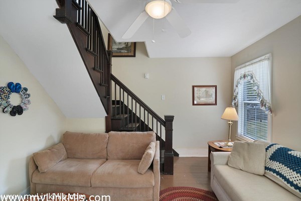 Bright and sunny living room