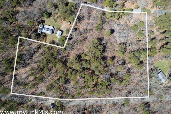 There are so many possibilities on over 4 acres.