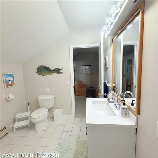 Shared guest bathroom second floor