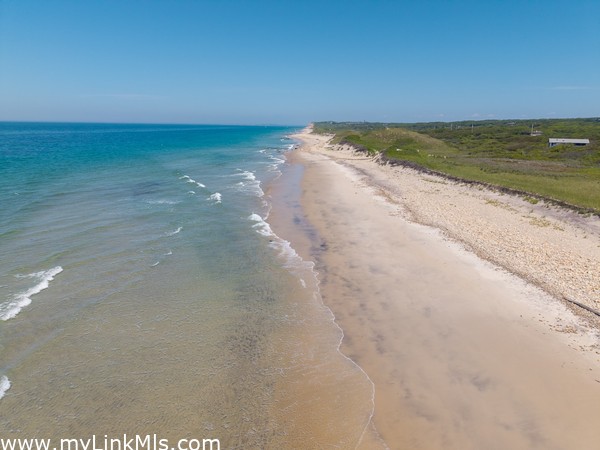 Moshup Beach