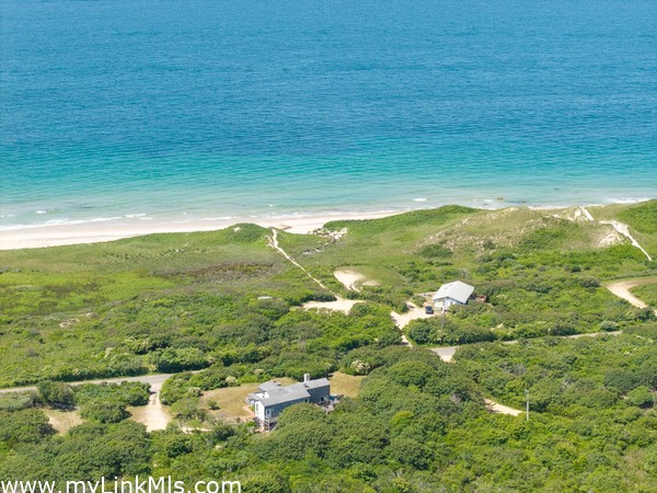Moshup Beach