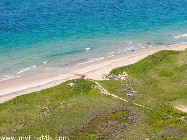 Moshup Beach