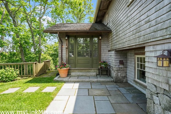 Attractive Entry with bluestone walkway