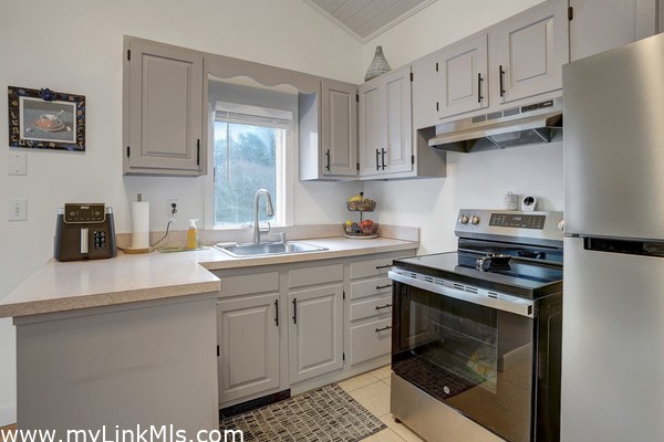 Apartment Kitchen