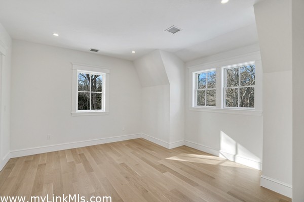 2nd floor share bath