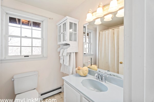 2nd Floor - bath