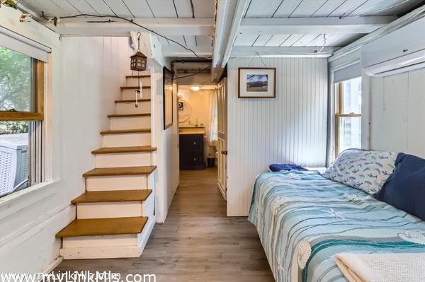 Lower level bonus room