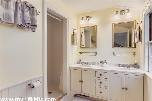 and primary en suite bath
