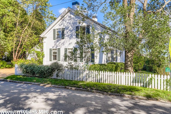 27 Spring Street, Vineyard Haven