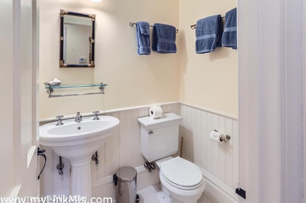 full ensuite bath upstairs for bedroom #5