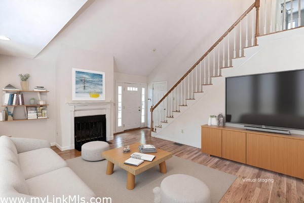 Living Room with fireplace