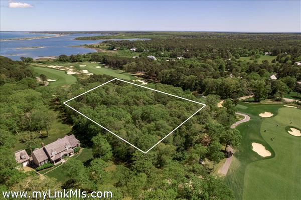 Vacant lot in Farm Neck Association