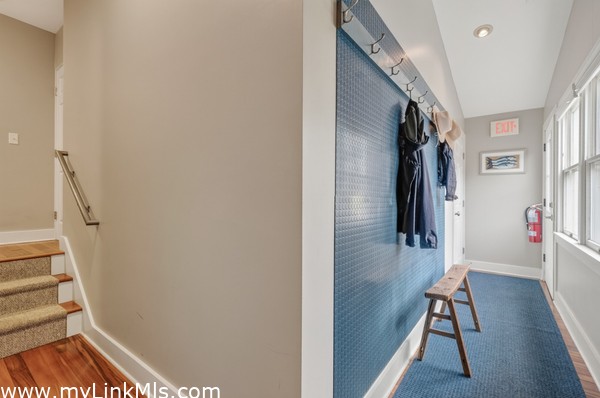 Shared entrance to residential space