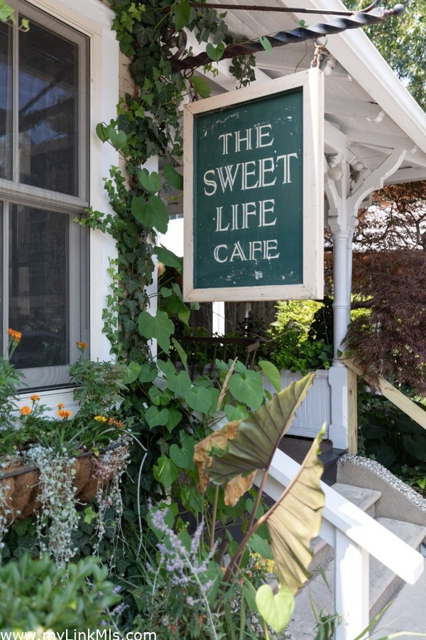 The Sweet Life Cafe - upscale restaurant a few buildings further up Circuit Avenue