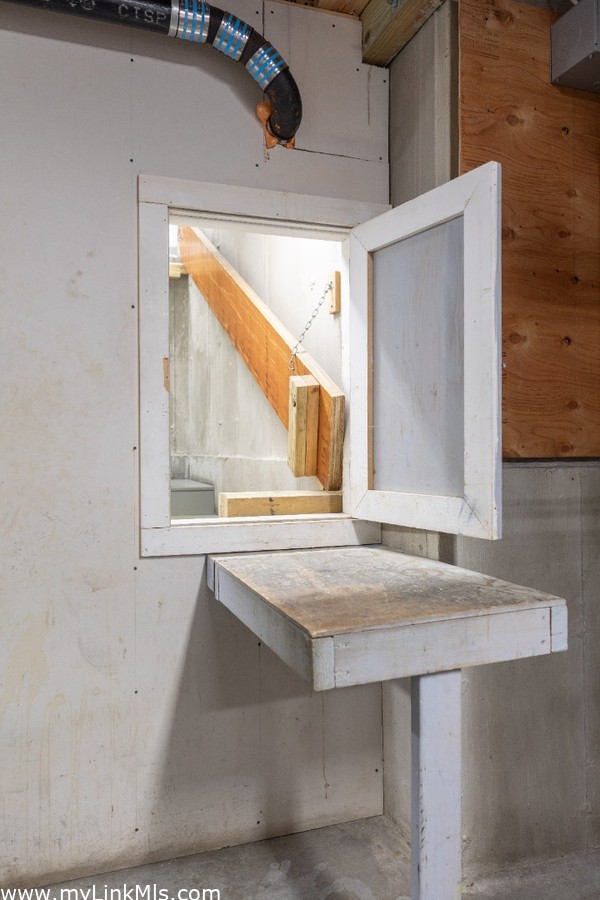 Convenient access to basement