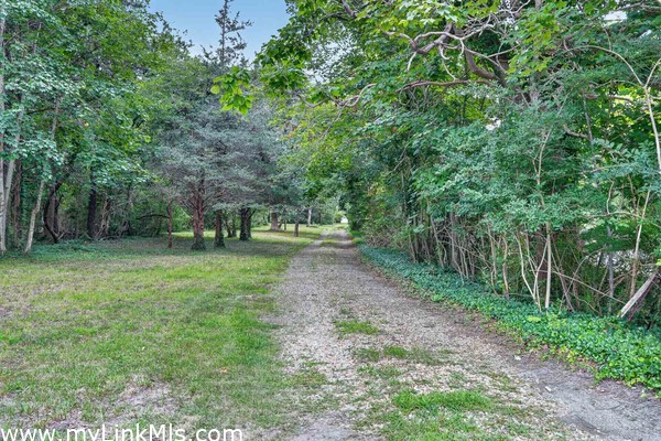 Lovely country road to property