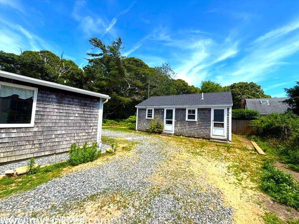 yard circular driveway