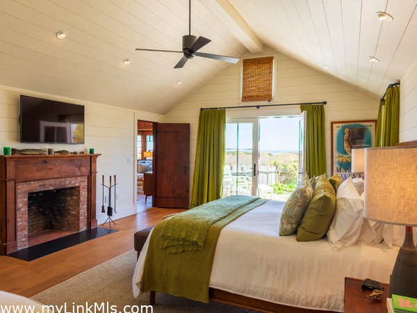 Primary bedroom with views to the ocean