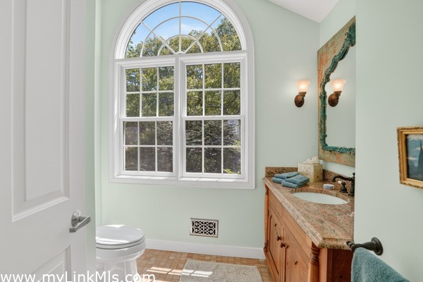 2nd level powder room