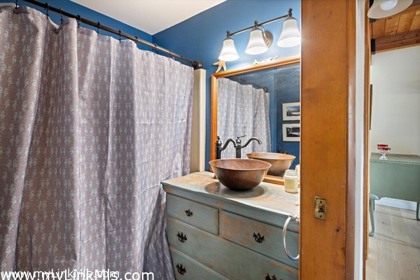 First-floor full bath