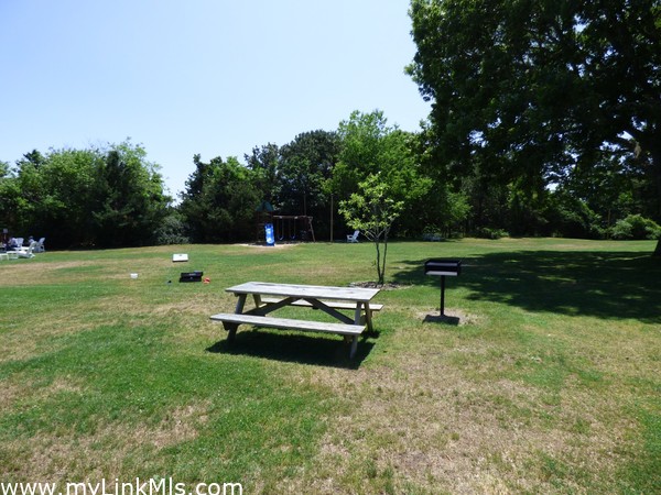 Beautiful grounds and picnic area