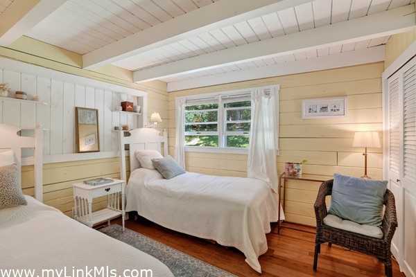 Main House, guest bedroom