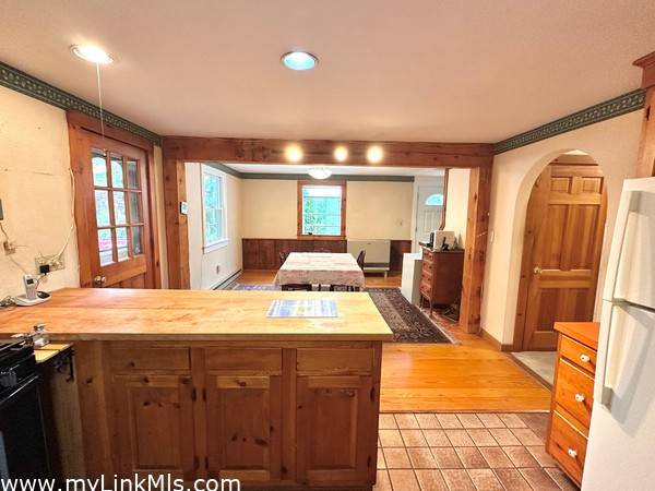 Kitchen to dining