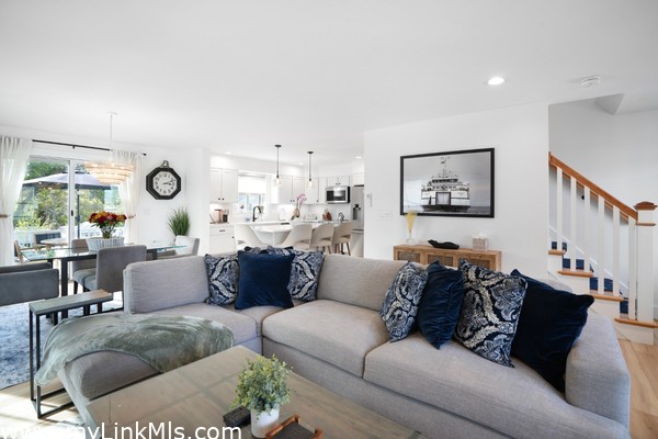 #33 Living Room