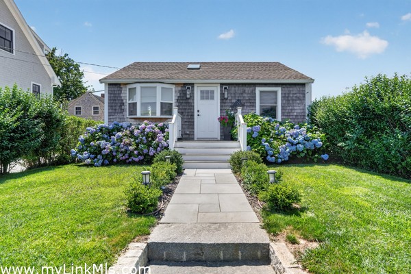 29 Lagoon Pond Road