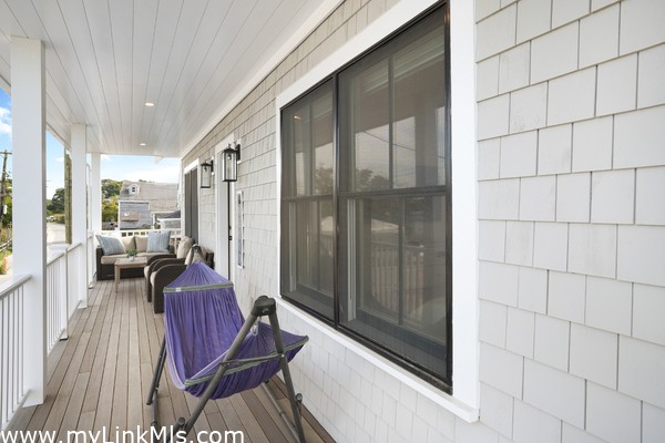 #33 Front Deck