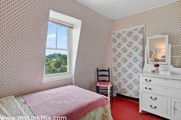 Bedroom (5)