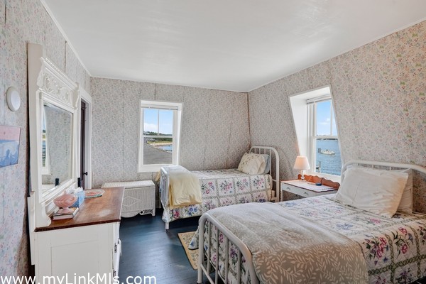 Bedroom (2)