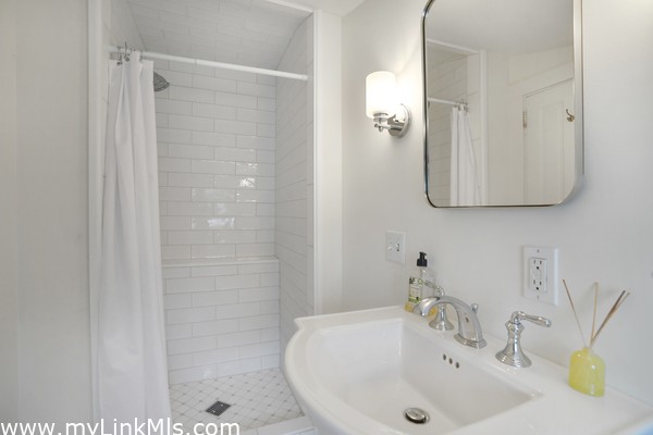 2nd Floor Primary Bathroom