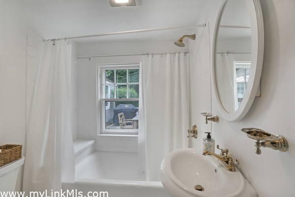 1st floor Back Bedroom