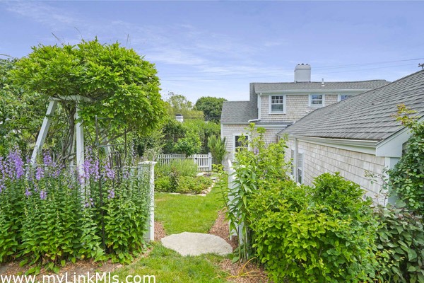 Stone Steps to Back Lawn