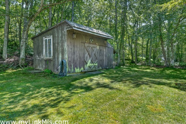 Shed between