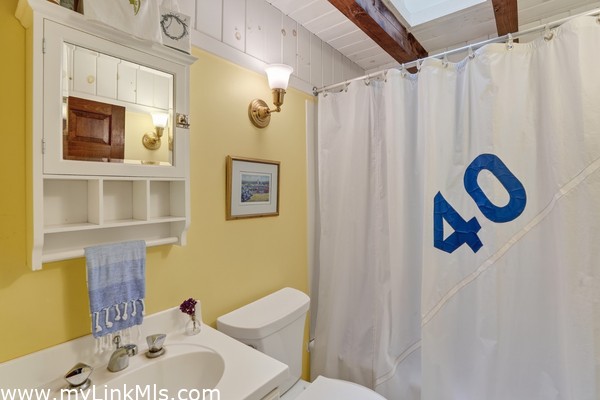 Bathroom Main Floor