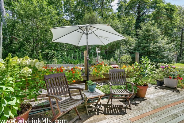Guest House Wooden Terrace and Garden