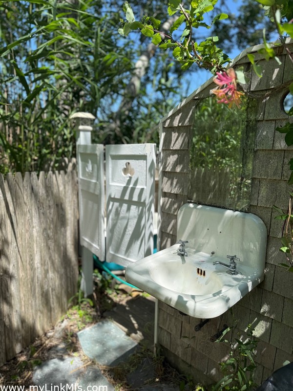 Outside sink