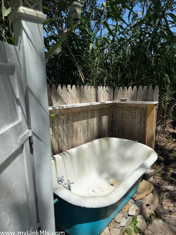 Outside bath