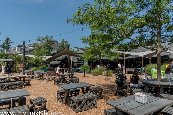 Noman's restaurant next door
