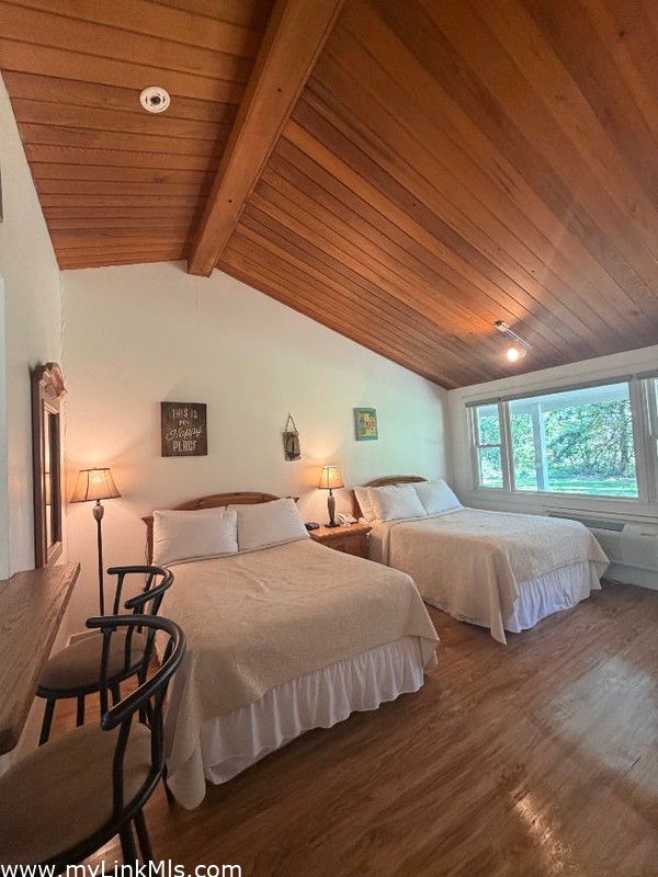 319 square feet never look so big