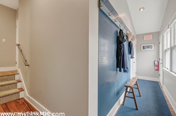 Shared entrance to residential space
