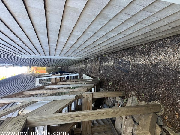 Side walkway