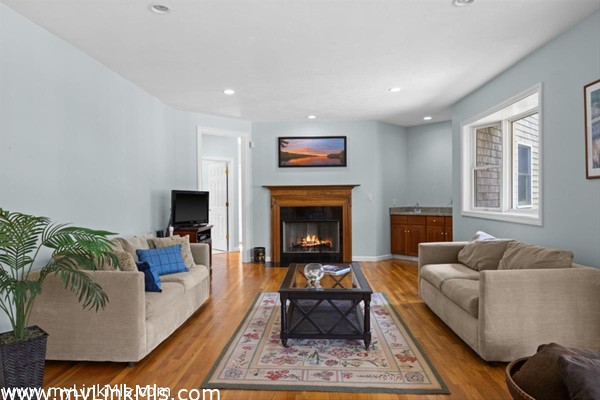 ...with adjoining sitting room