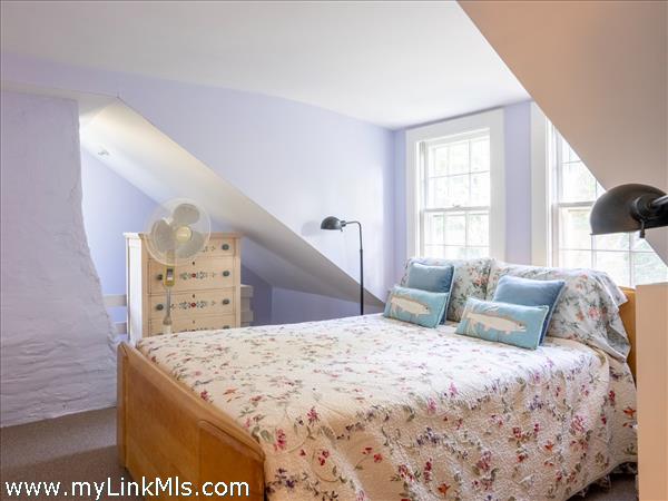 upstairs bedroom 3