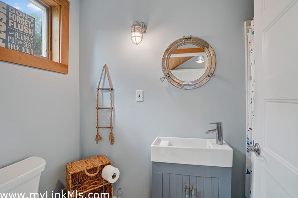 Full Bathroom #2